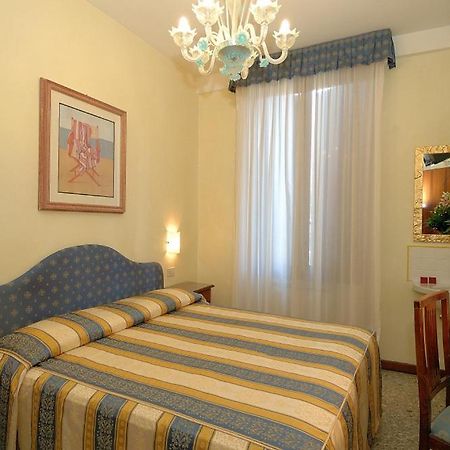 Hotel Hesperia Venecia Exterior foto