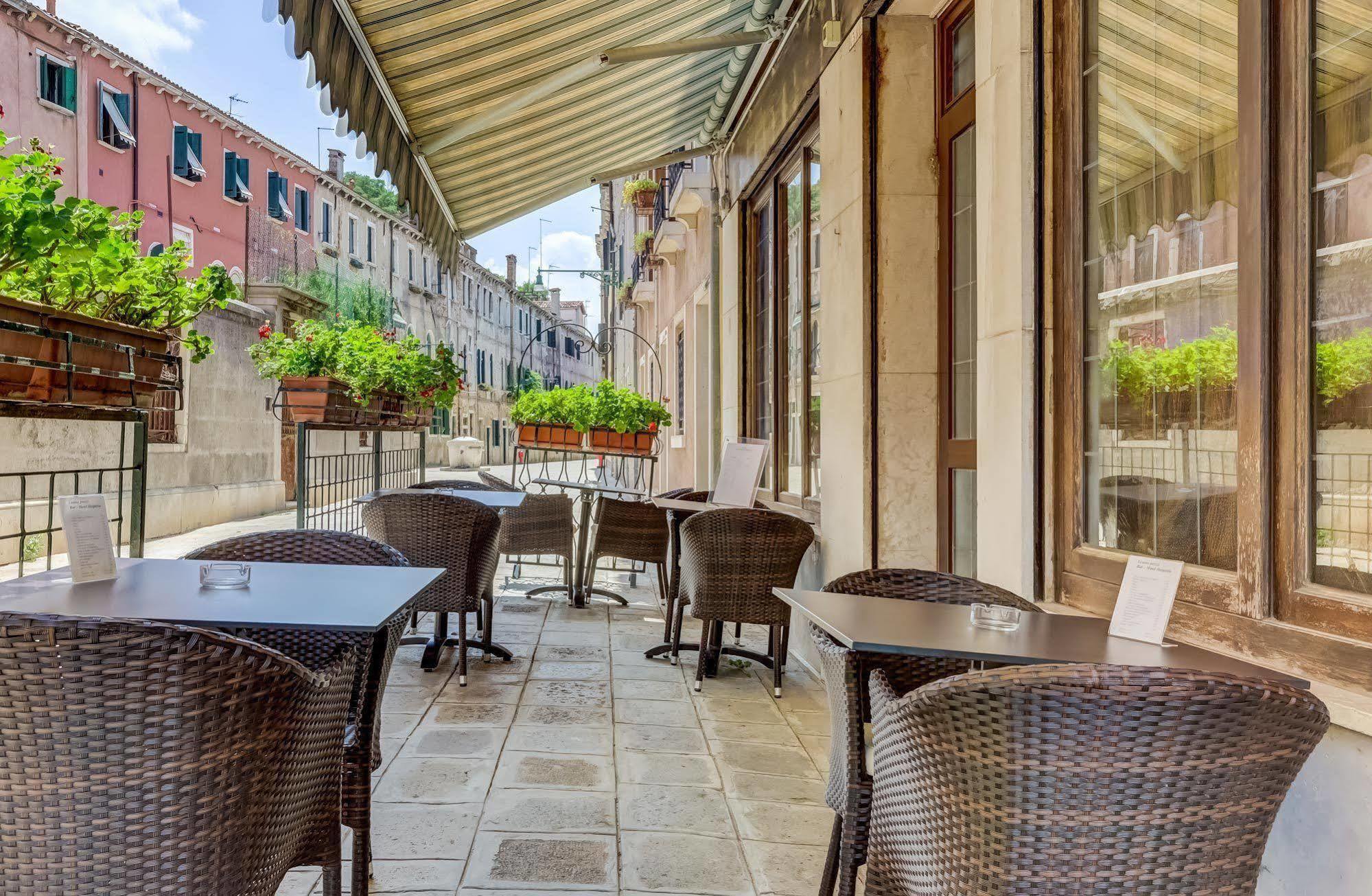 Hotel Hesperia Venecia Exterior foto